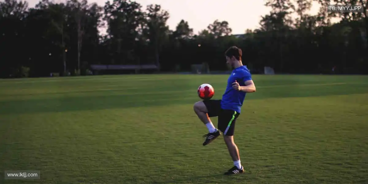 全球赛事同步直播，实时数据掌控赛场！📊 每一秒都不容错过！